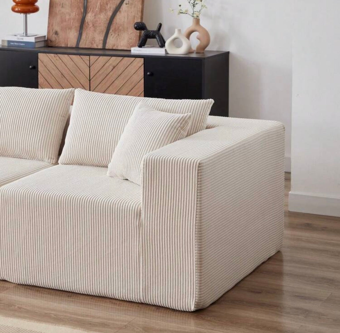 Modular corner sofa that can be arranged in several ways