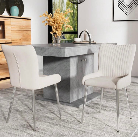 Set of dining chairs.